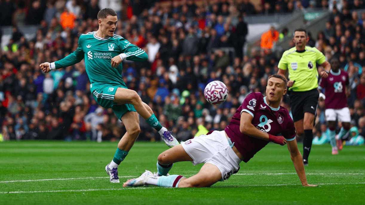 1-0！95分钟绝杀 英超11.2亿豪门11打10险胜升班马 全胜守住榜首