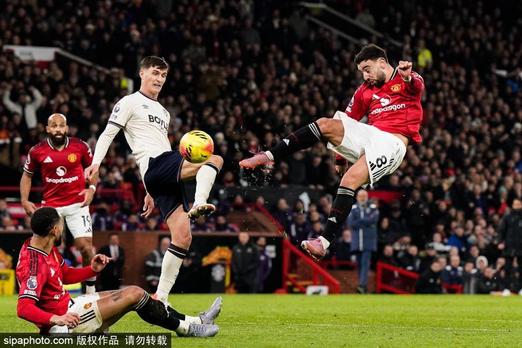 曼联的圣诞噩梦：鲁本·阿莫林如何化解多古停赛危机